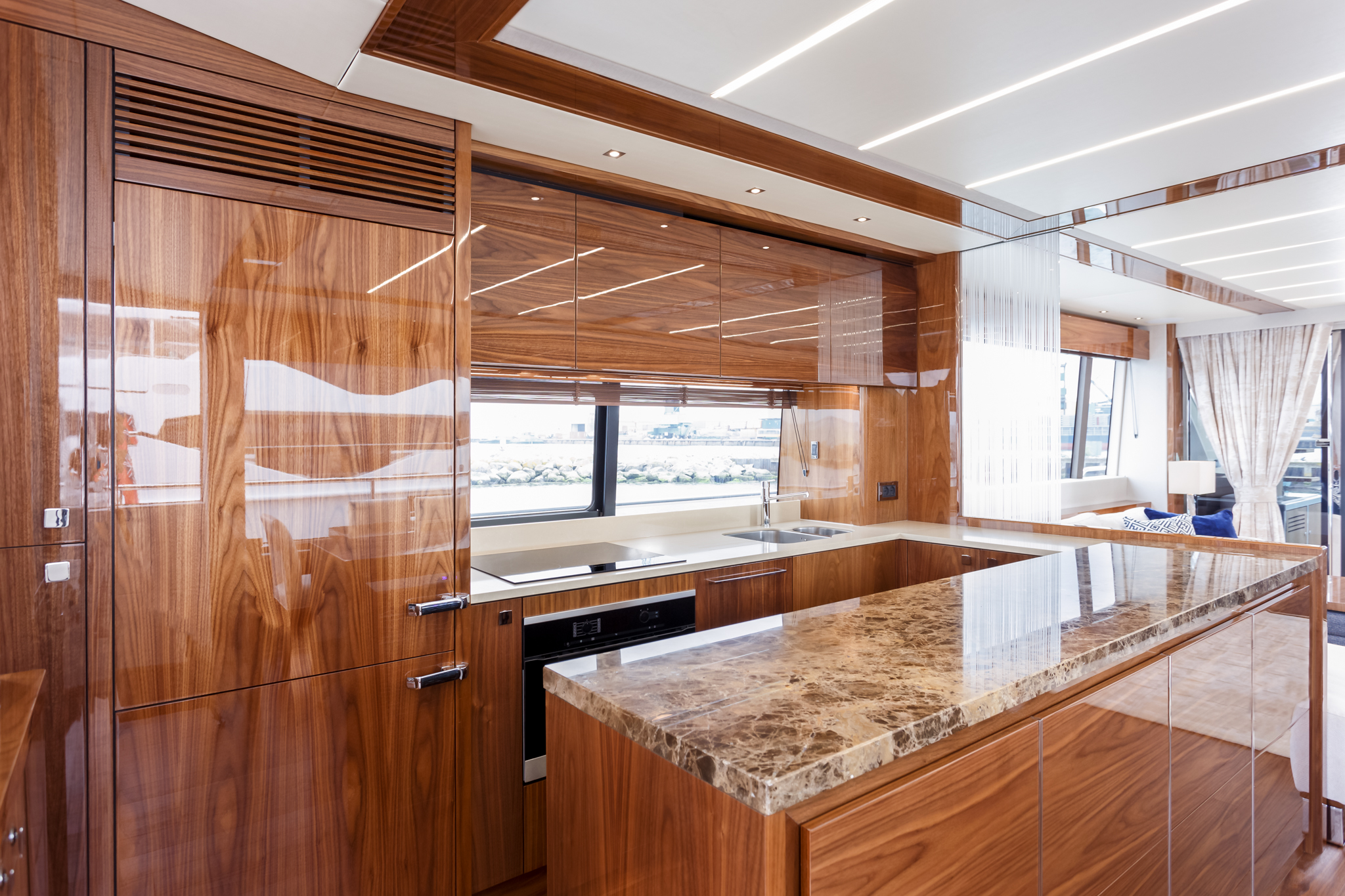Sunseeker 76 Yacht | Интерьер 3