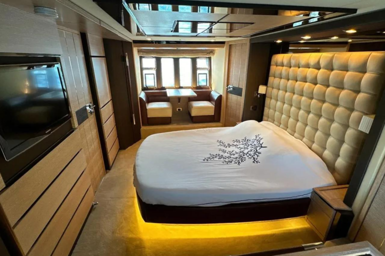 Azimut 70 | Интерьер 6