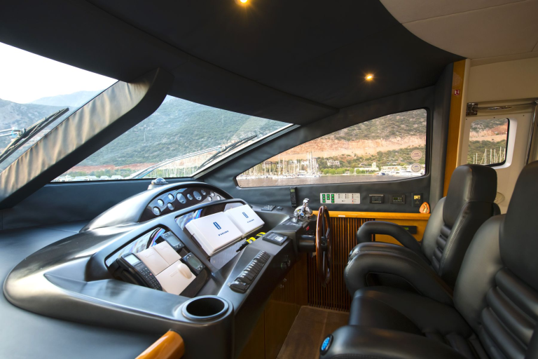 Sunseeker 82 Yacht | Интерьер 1