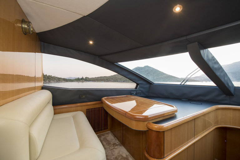 Sunseeker 82 Yacht | Интерьер 2