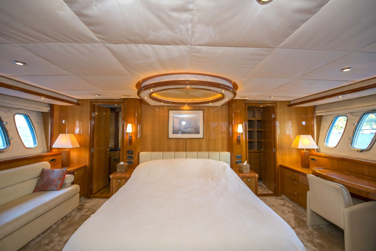 Sunseeker 82 Yacht | Интерьер 8