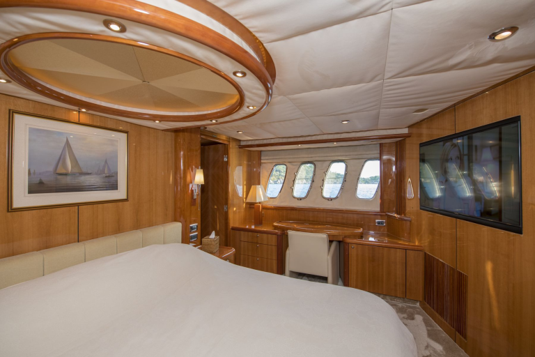 Sunseeker 82 Yacht | Интерьер 9