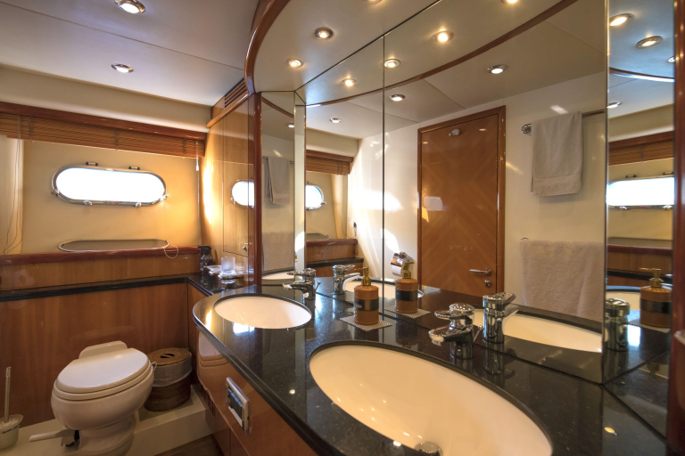 Sunseeker 82 Yacht | Интерьер 12