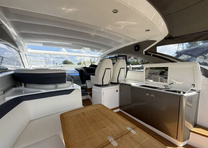 Princess V40 | Интерьер 1