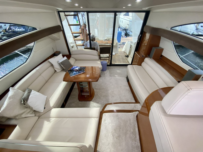 Jeanneau Prestige 50 Fly | Интерьер 1